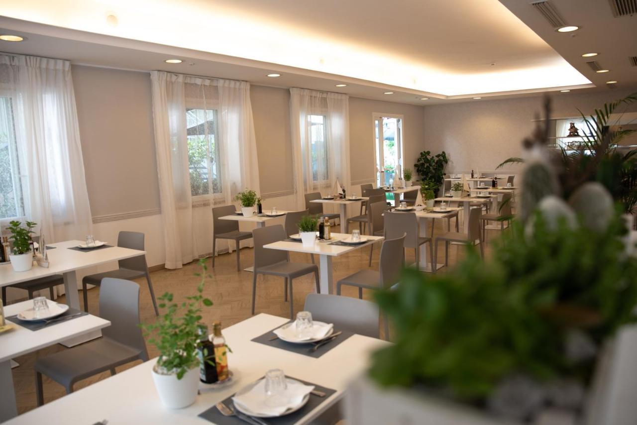 Hotel San Gottardo Riccione Luaran gambar